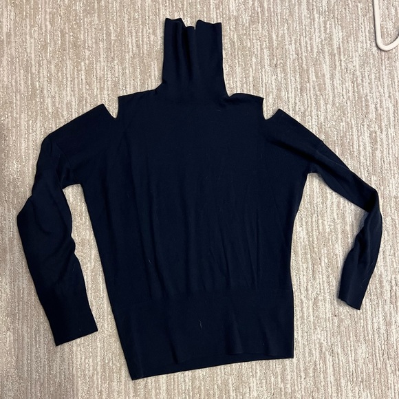 VINCE Dark Blue Split Shoulder Lightweight Turtleneck Wool Sweater Size XS - Picture 4 of 14